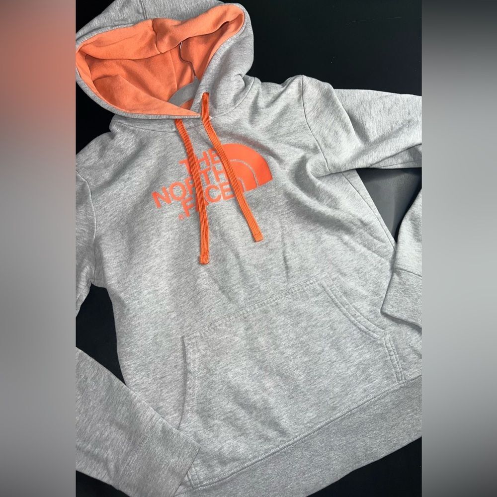 The North Face Women’s Grey & Peach Hoodie Sweatshirt Size Small GUC